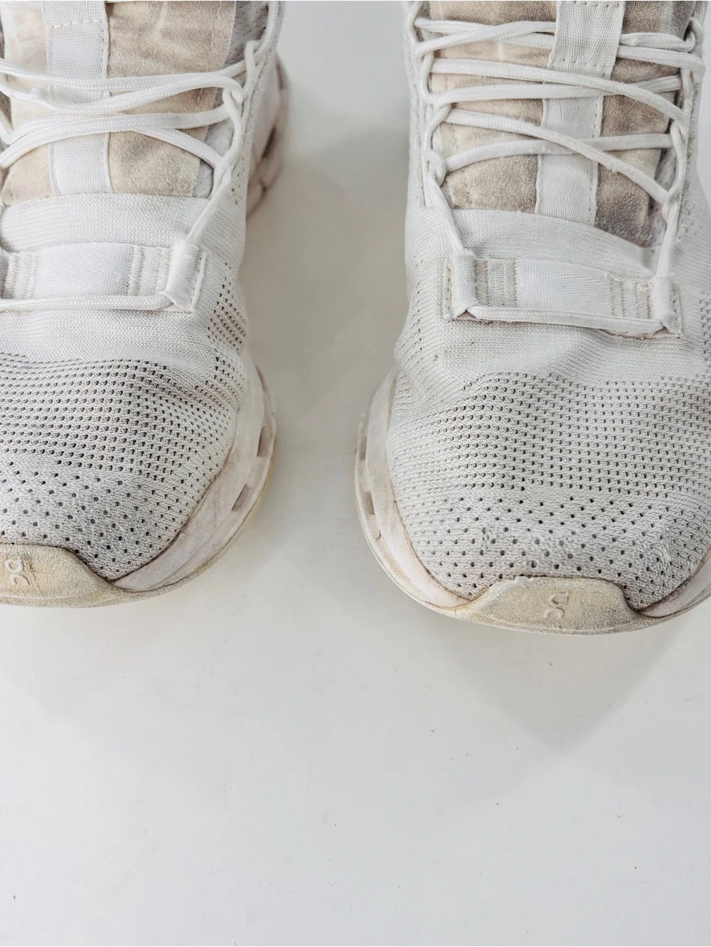 On Cloud Running Shoes Womens 9 Cream white Athletic Sneakers Lace Up - Picture 2 of 9